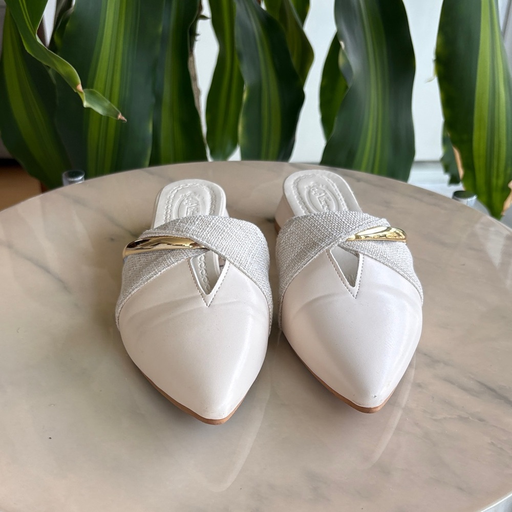 Elegant off-White and gold/silver Slip-On Mules